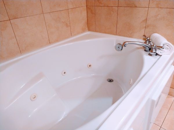 Jetted Tub Replacement in Pueblo